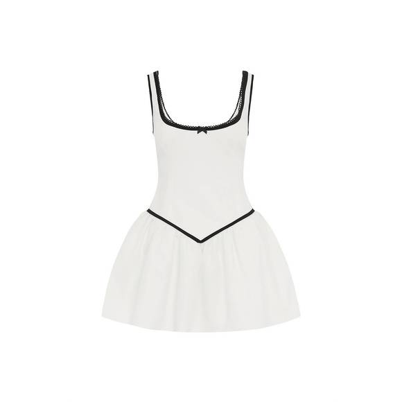 NEW RUNAWAY THE LABEL adaline mini dress in white/black - Picture 6 of 6
